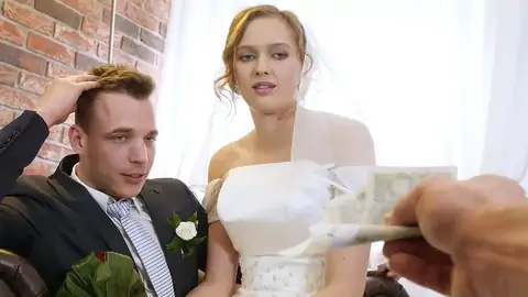 Big-chested bride screams in orgasm by ample trunk for money