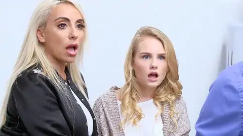 MILF is observing while her stepdaughter is squealing